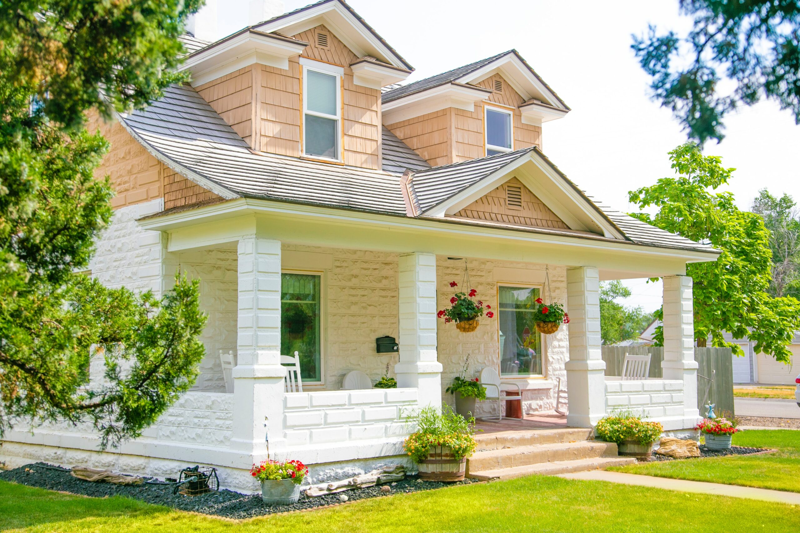 The multiple listing service is a premier agent program for all those accredited by the National Association of Realtors - a vast resource when buying or selling your home!