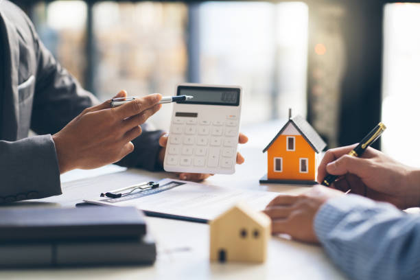Selling your house, setting a Realistic Price for Your Home by RE/MAX, The Collective Agency